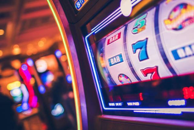 Modern casino players choose online gambling as their first choice